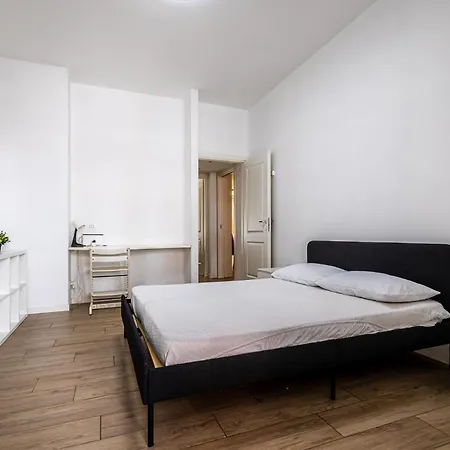 Relax & Comfort In Lucio Sestio Apartment